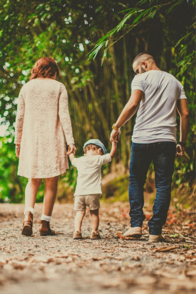 1 Familias disfrutando de las áreas comunes en el proyecto Bora.